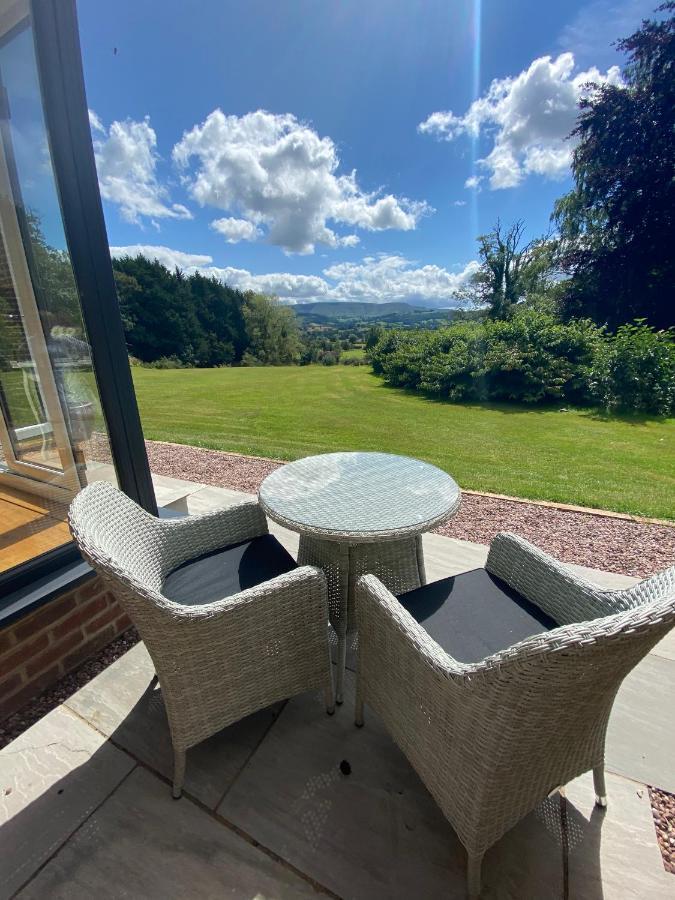 Cwmbach Lodge Luxury B&B Glasbury Buitenkant foto